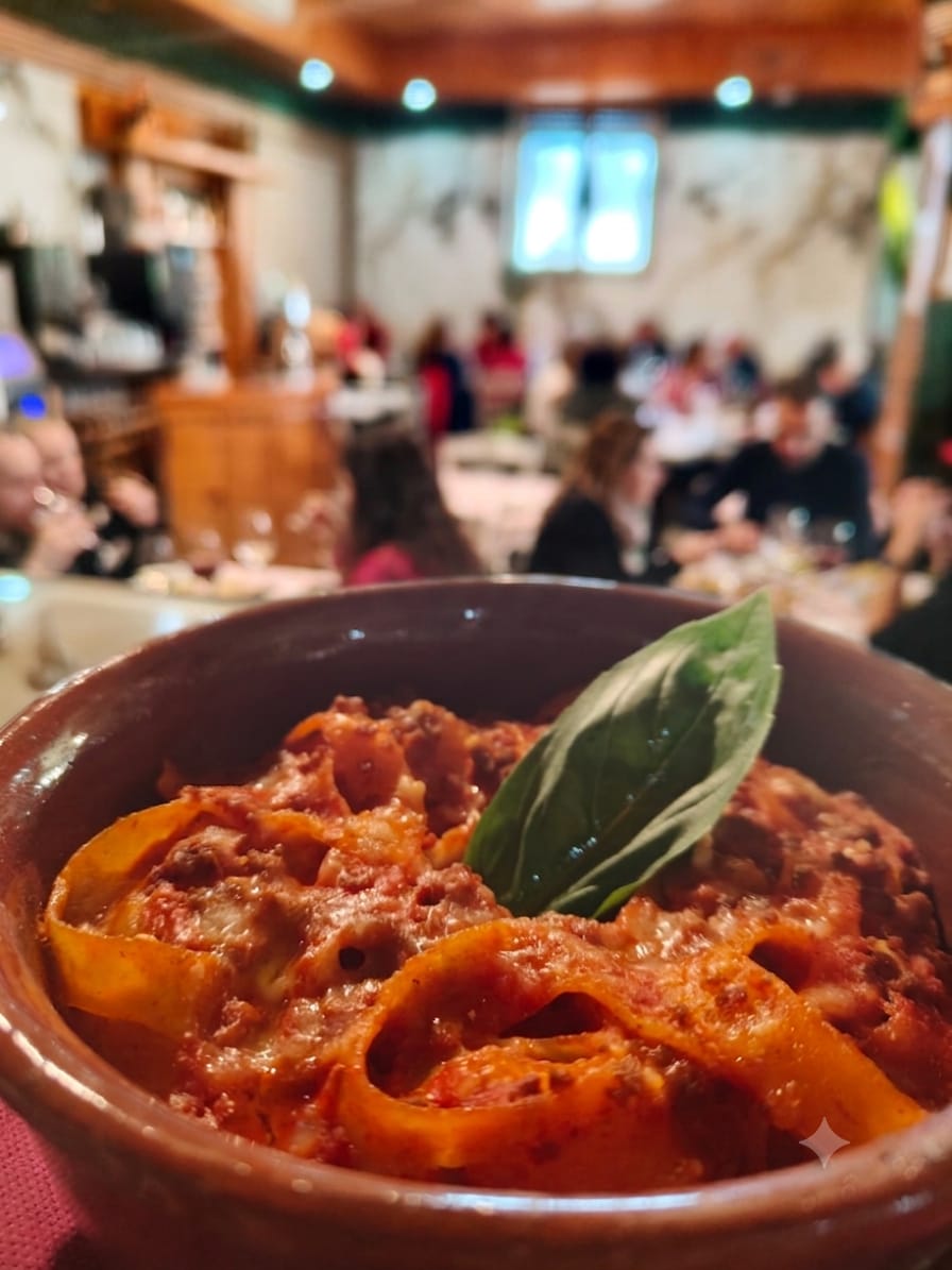 Pappardelle al ragù in terrina